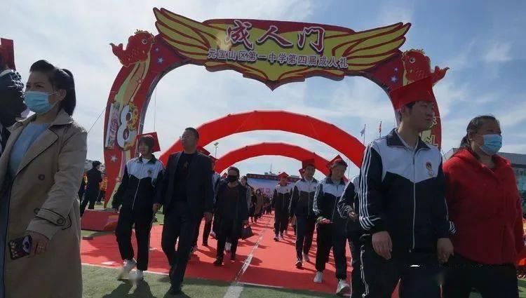 【灭绝巨兽与今天的亲戚】宽额鹿驼鹿